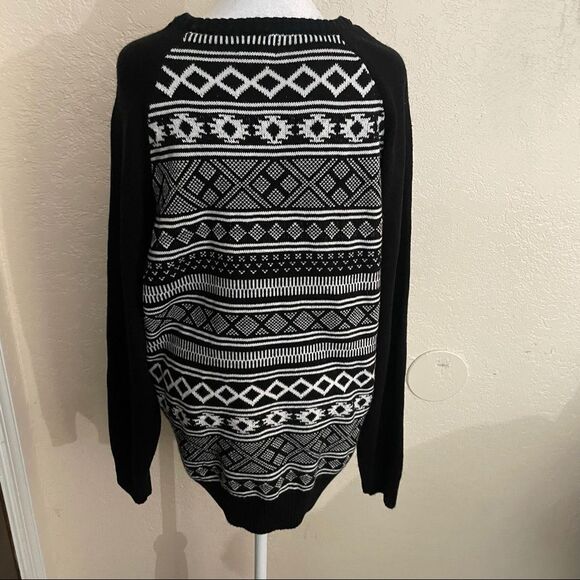 Carbon black & white pull over XXL - Picture 5 of 6